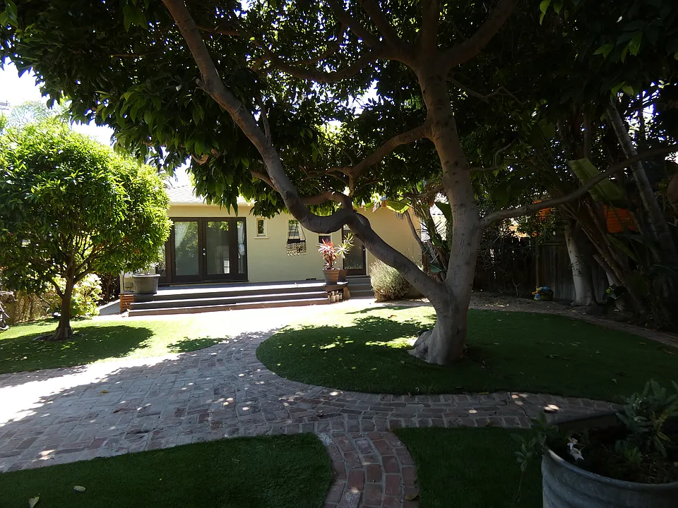 1520 Electric Ave