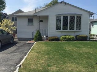 26 Lakeview Ave, Waltham, MA 02451