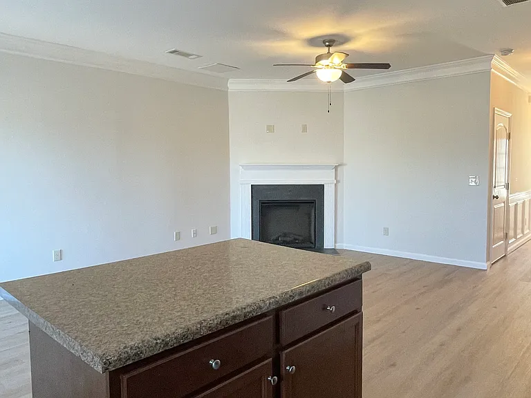 300 Turtle Creek Dr — Photo 4