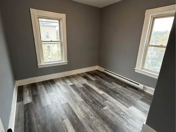 manchester-new-hampshire-74288034 picture