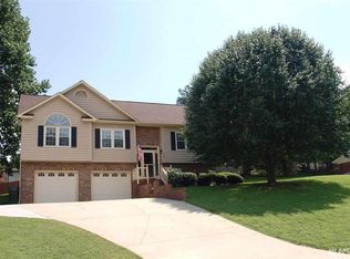4106 Arrowhead Dr NE, Hickory, NC 28601