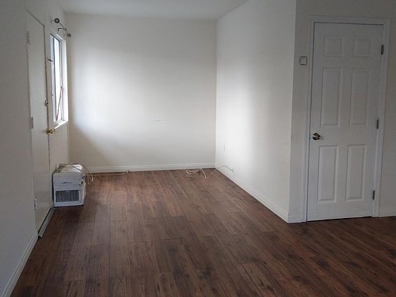 3rd image of 4650 Florence Ave #D