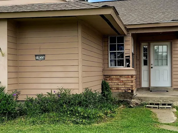 1835 Timberlane Estate Dr, Harvey, LA 70058