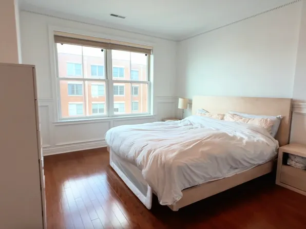 22 Avenue At Port Imperial image 12 of 31