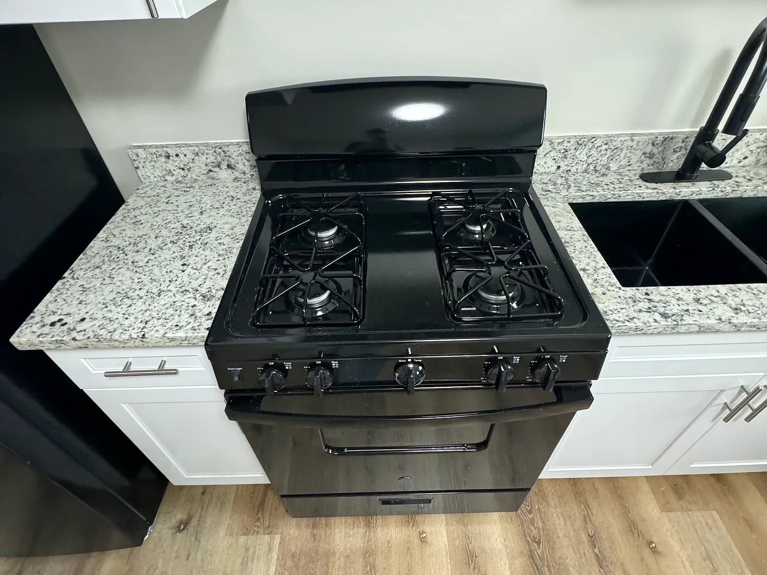 2 bed, 824 sqft, $1,500 — Photo 3