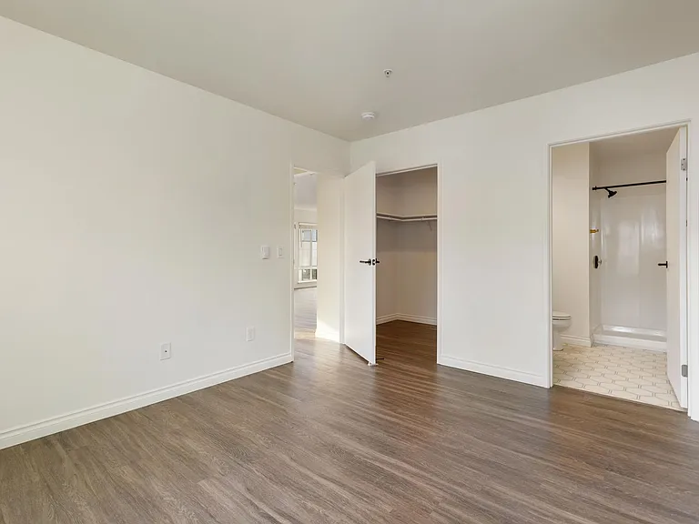 Remi Apartments — Photo 66