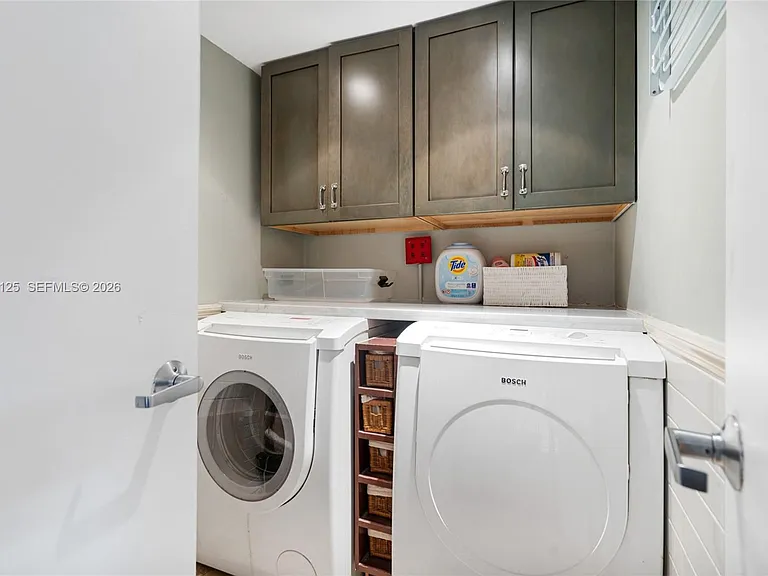 600 NE 36th St #2 — Photo 24