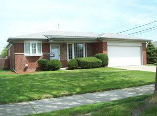 4245 Buckingham Dr, Warren, MI 48092