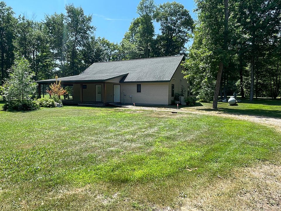 1st image of 37725 Clover St