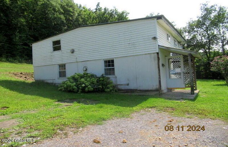2nd image of 177 Marlboro Country Road