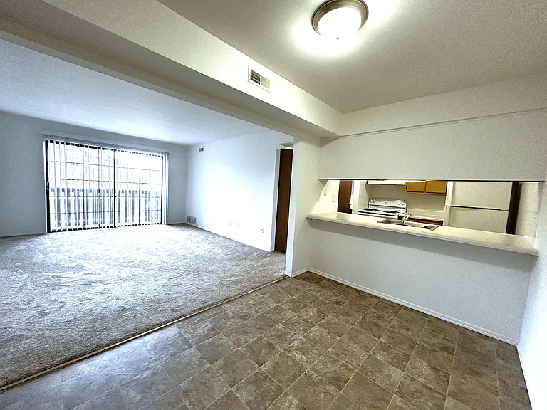 Charter Oaks Apartments — Photo 144