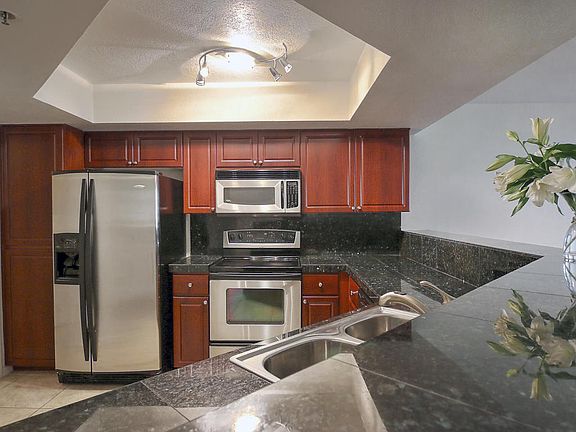5th image of 5104 N 32nd St Unit 135