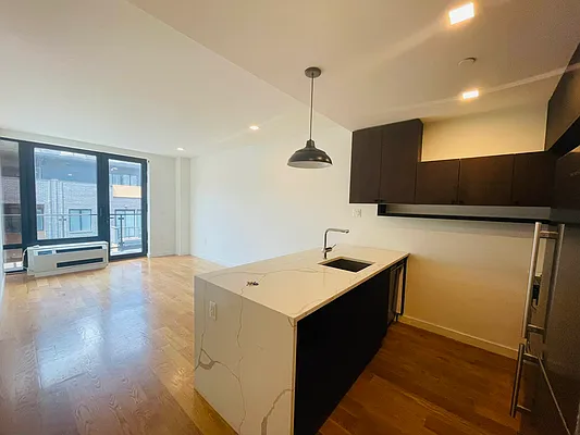 Rented by Zjama Realty Corp | media 18