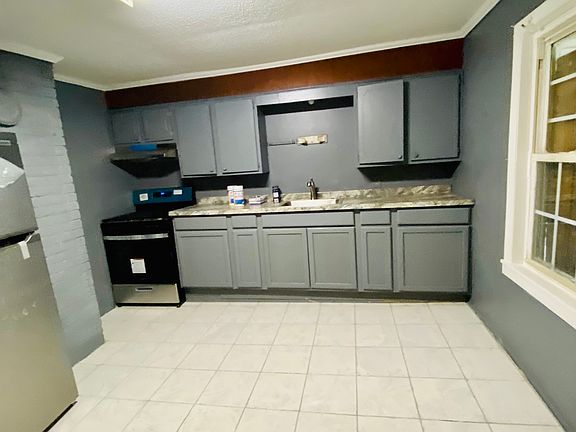 5th image of 476 Sunnyside St