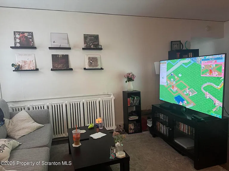 211 Grand Ave #6 — Photo 8