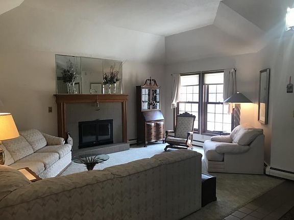 5th image of 103 Bristol Ct