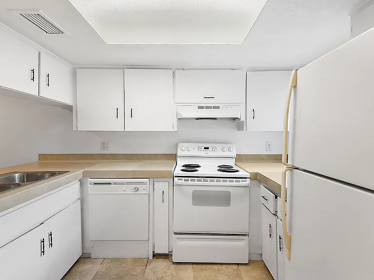 430 Euclid Ave #3 — Photo 16