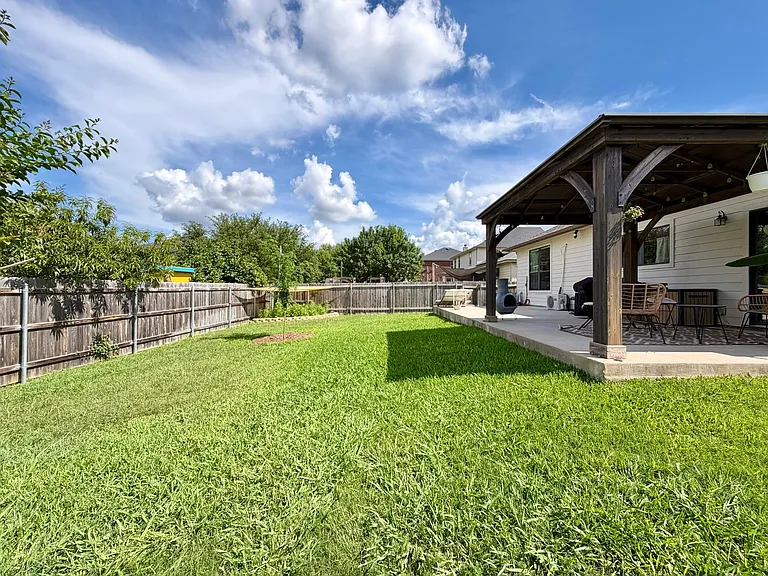 206 Briarwood Dr — Photo 37