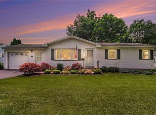 41 Lansing Cir N, Rochester, NY 14624