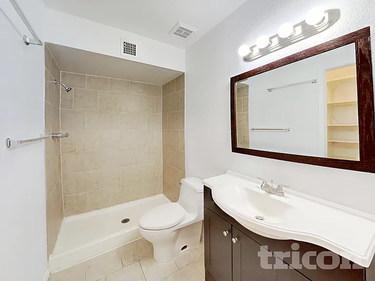 646 W Enid Ave — Photo 8