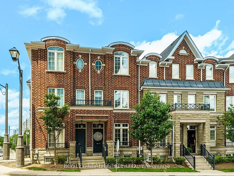 101 The Queensway #Townhouse 2 — Photo 1