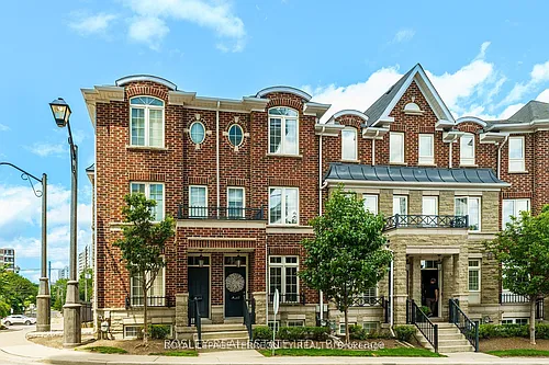 101 The Queensway #Townhouse 2 Photo 1 101 The Queensway #Townhouse 2 Photo 1