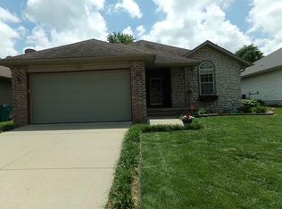 1216 E McClernon St, Springfield, MO 65803