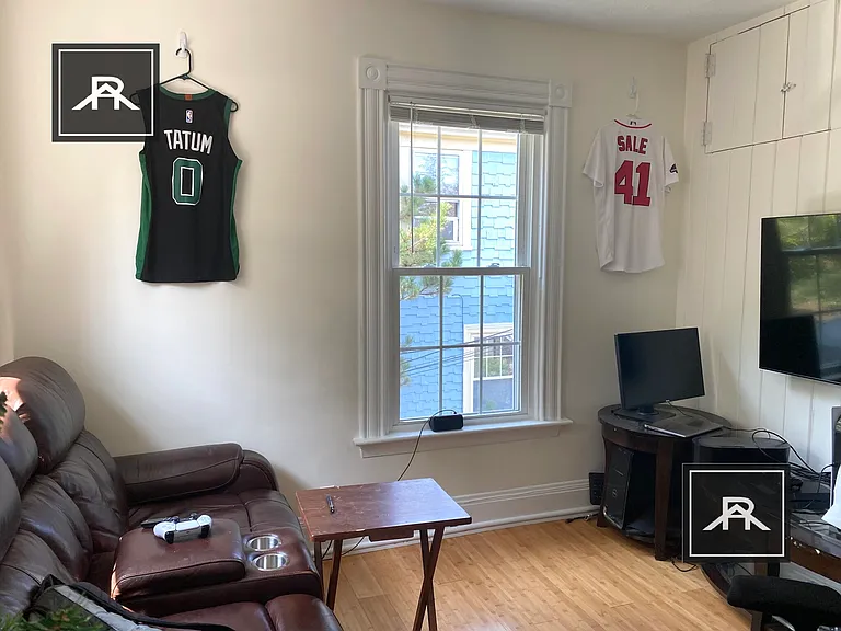 9 Mount Ida St #4 — Photo 2