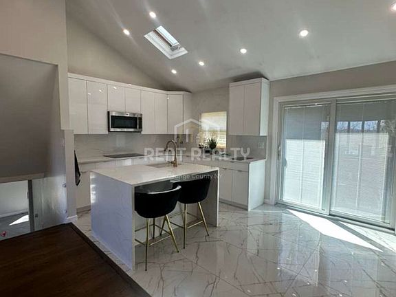 5th image of 47 Burrow Dr