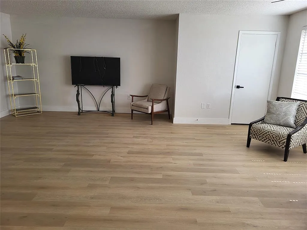 1 bed, 1.0 bath, 1055 sqft, $1,500 — Photo 4