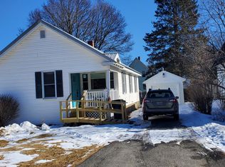 19 Woodbury St, Bangor, ME 04401
