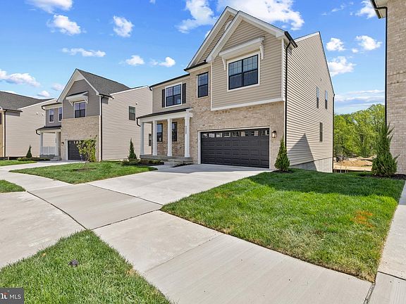 3rd image of 5123 Glistening Pond Way