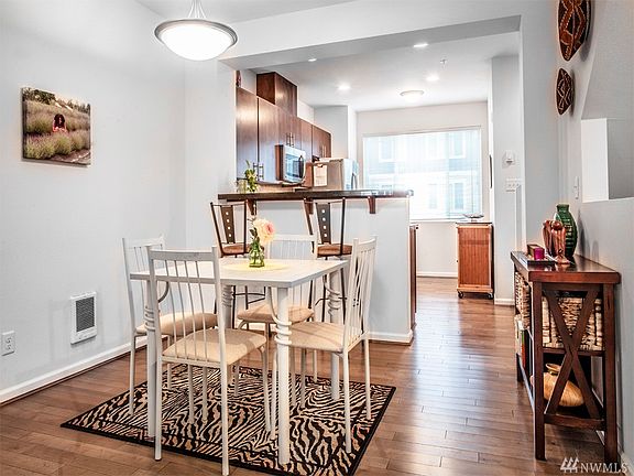 5th image of 15720 Manor Way APT G6