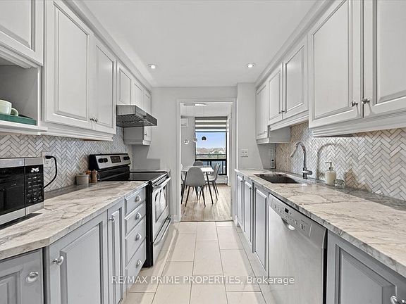 5th image of 505 Saint Laurent Blvd #804