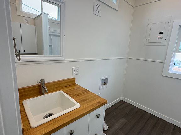 4th image of 624 D St