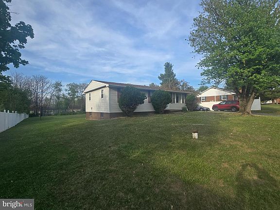 3rd image of 413 Valley Mill Rd
