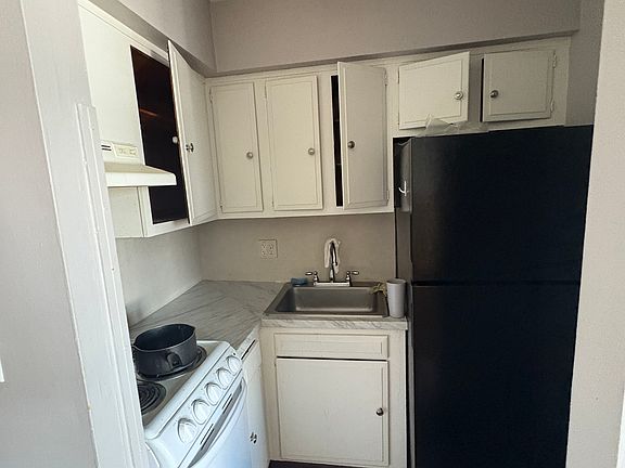 5th image of 2646 Fairfield Ave #1