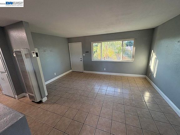 2nd image of 1050 Grand Ave