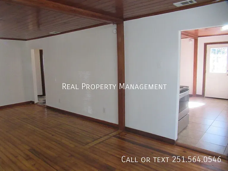 3412 Laverne Dr E — Photo 5