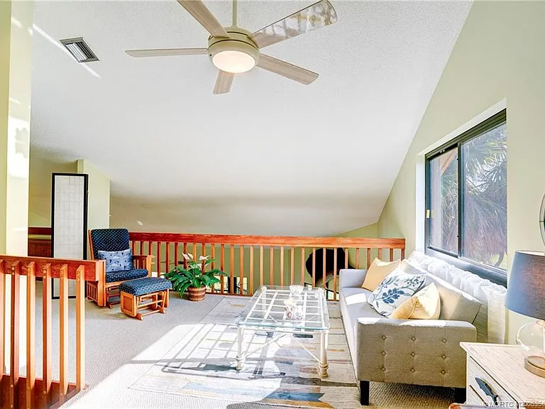 233 NE Edgewater Dr #204 — Photo 42