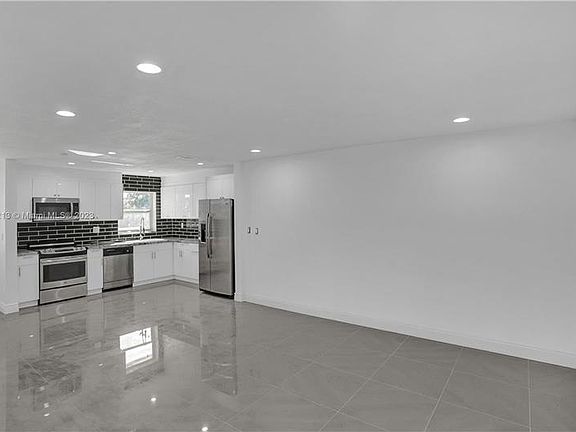 5th image of 961 NW 200th St #961