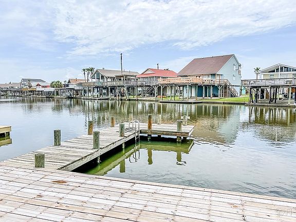 3rd image of 16619 Jamaica Cove Rd