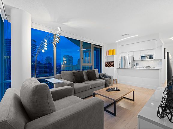 4th image of 2101-1033 Marinaside Cres #2101