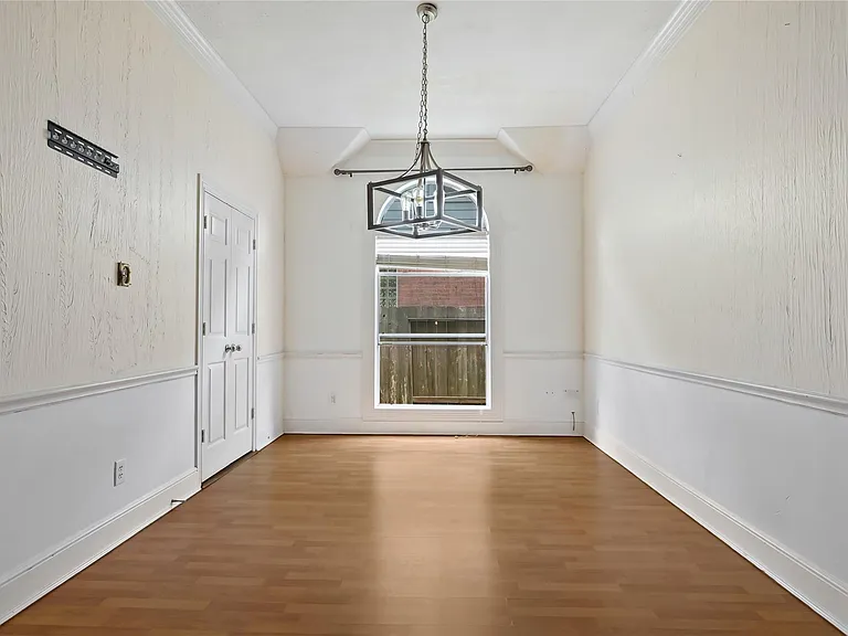 511 Nadia Way — Photo 14