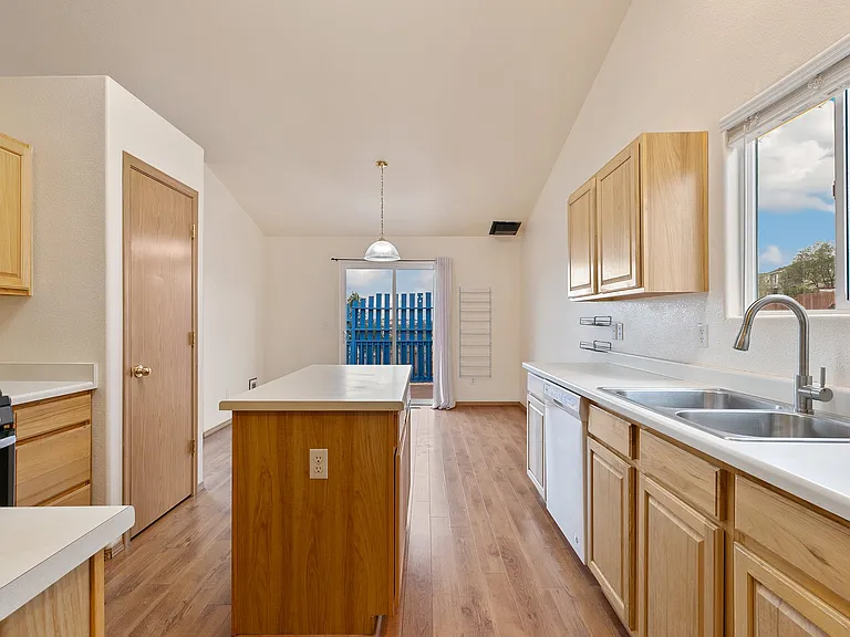 1035 Lords Hill Dr — Photo 10