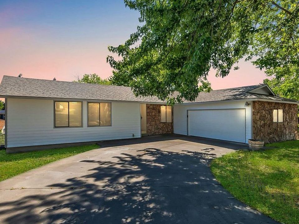 1st image of 142 Orchard Way #1