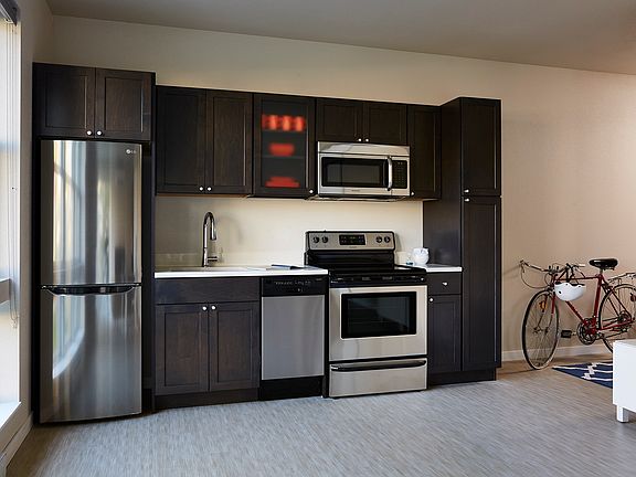 5th image of 3535 Grand Ave S #302