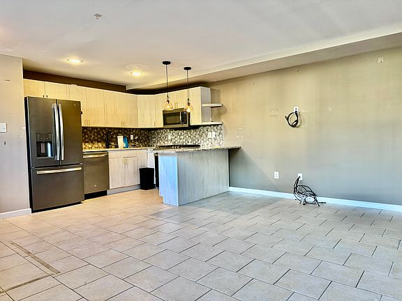 4th image of 20 Santa Monica Ln Floor Basement