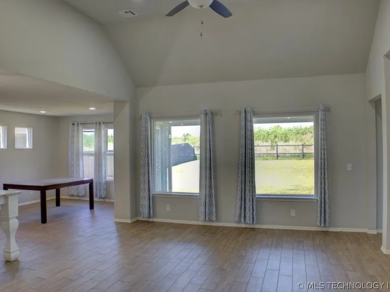 7012 S Elder Ave — Photo 37