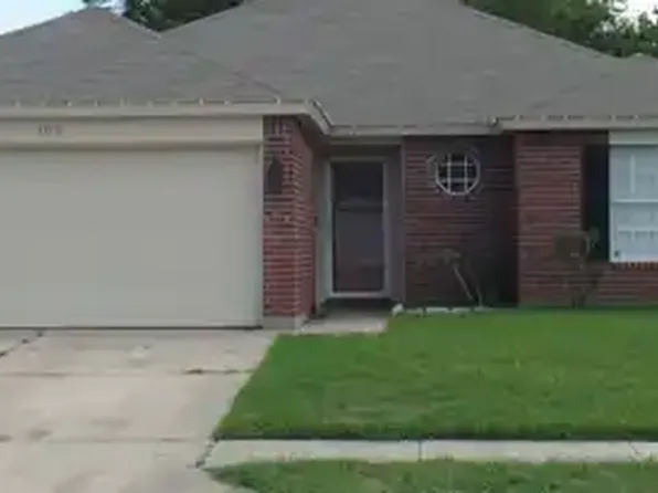 102 Clydesdale Ln, Victoria, TX 77904